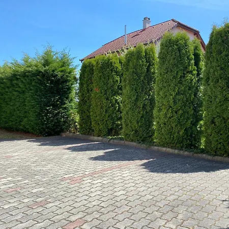 Patakparti Pensión *